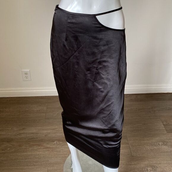 NWOT Motel Gardy Black Satin Long Midi Skirt w Side Waist Cut Out Dolls Kill - Picture 2 of 9